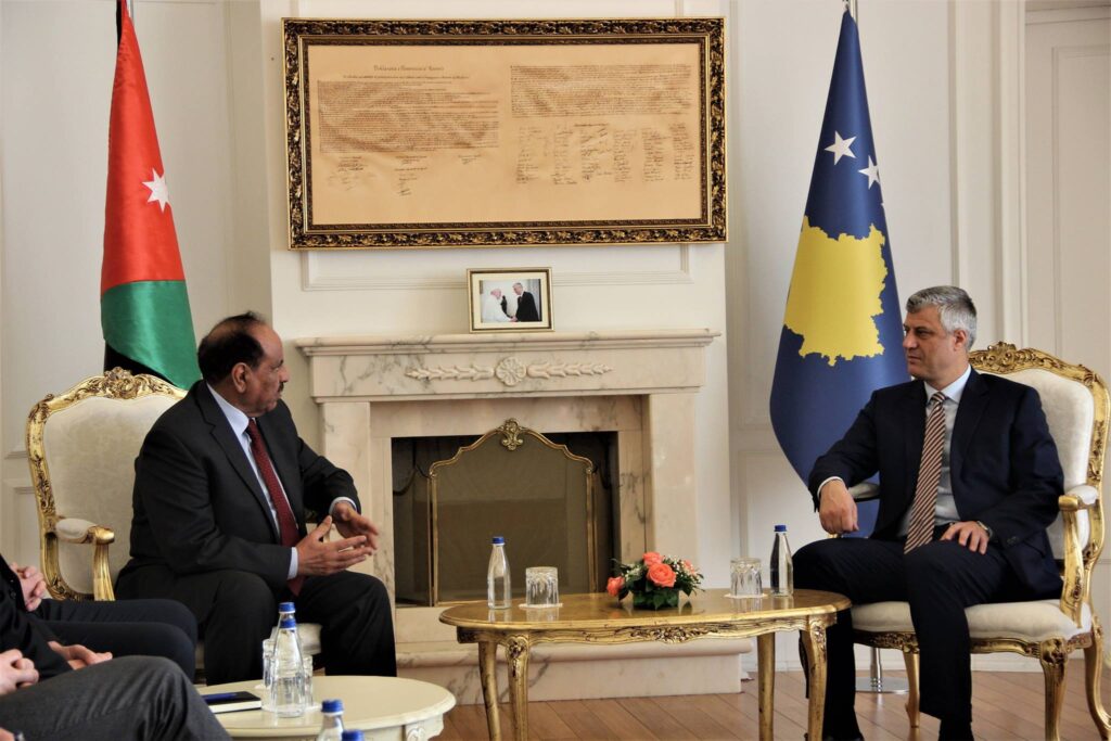 Në diten e dytë të vizitës në Kosovë, Ministri i Punëve të Brendshme të Mbretërisë së Jordanisë, z. Salameh Hammad ka zhvilluar takim me Presidentin e Republikës së Kosovës, z. Hashim Thaqi. Në këtë takim është folur për bashkëpunimin ndërmjet dy shteteve në fushën e sigurisë dhe për mundësinë e intensifikimit të shkëmbimit të përvojave në sektorin e sigurisë.