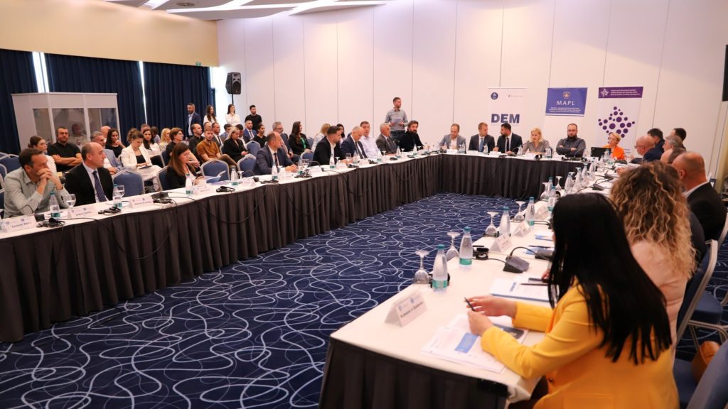 MAPL në përkrahjen e Instituti Kosovar për Qeverisje Lokale organizuan tryezën e diskutimi me kryetarët e Komunave