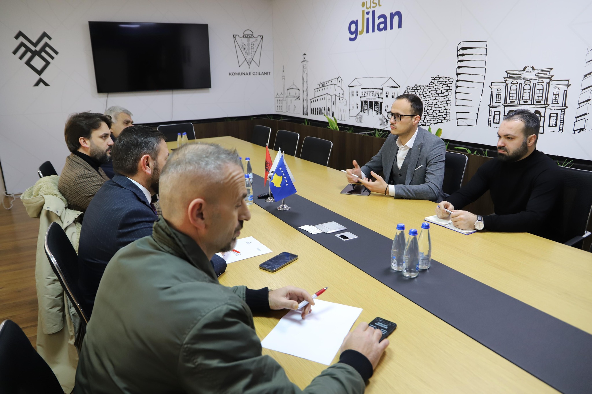 You are currently viewing Kryetari i Gjilanit pret në takim Grupin e Auditimit Social