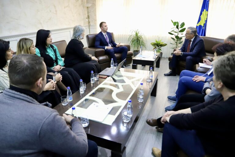 Read more about the article Grupi i Auditimit Social zhvilloi takim me kryetarin e Komunës së Mitrovicës së Jugut z. Bedri Hamza